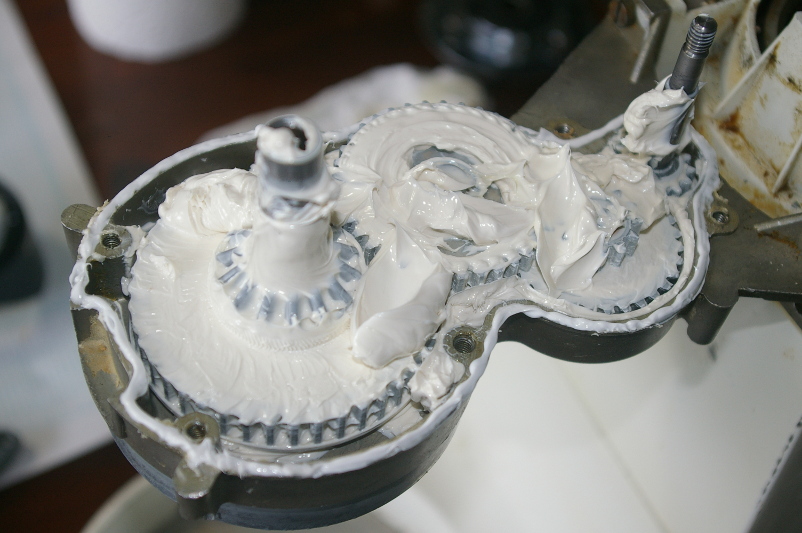 How to repair a Kenwood Chef gearbox